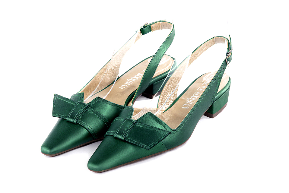 Women's emerald green elegant slingback heels, with a bow on the front. Tapered toe. Low block heels - Front view
